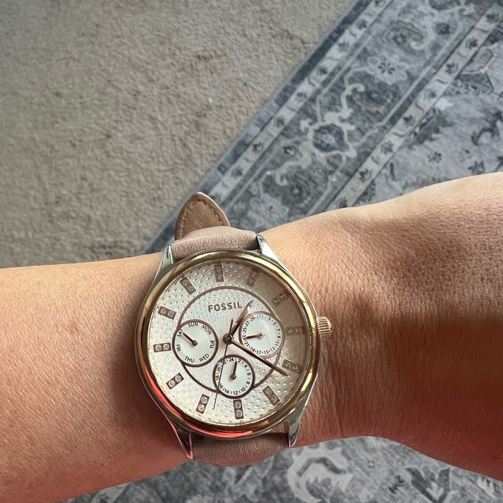 Women’s fossil watch